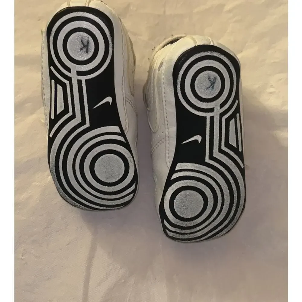Nike Force 1 Crib (CB) Baby Shoes Size 2C & White Beanie Hat Infant Set